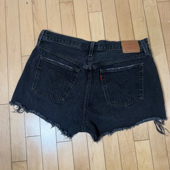 LEVI'S PREMIUM Black Denim Jean Shorts Size 33 Button Fly - Picture 7 of 10